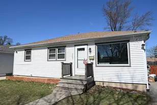 4922 W Norwich Ct, Milwaukee, WI 53220 - Photo 4