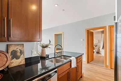 1550 E Royall Pl #710, Milwaukee, WI 53202 - Photo 6