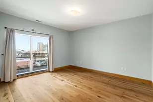 1550 E Royall Pl, Milwaukee, WI 53202 - Photo 18