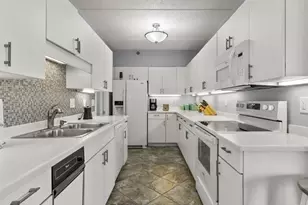 333 Lake Ave, Racine, WI 53403 - Photo 14