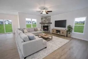 2009 Savannah Dr, Grafton, WI 53024 - Photo 4