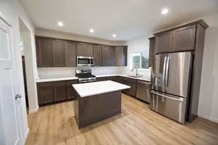 2009 Savannah Dr, Grafton, WI 53024 - Photo 2