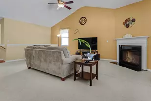 2402 Kiowa Dr, Grafton, WI 53024 - Photo 8