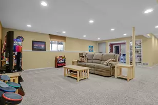 2402 Kiowa Dr, Grafton, WI 53024 - Photo 26