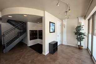 2121 N Cambridge Ave, Milwaukee, WI 53202 - Photo 30