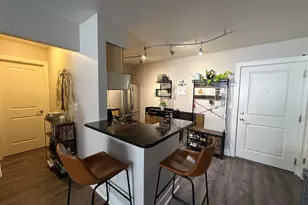 2121 N Cambridge Ave, Milwaukee, WI 53202 - Photo 8