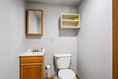 426 E Pleasant St, Oconomowoc, WI 53066 - Photo 56