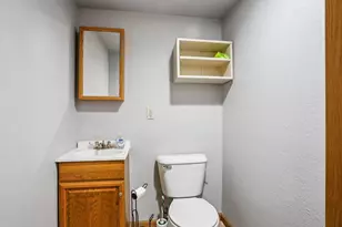 426 E Pleasant St, Oconomowoc, WI 53066 - Photo 56