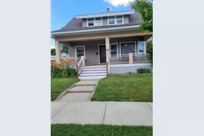 426 E Pleasant St, Oconomowoc, WI 53066 - Photo 2