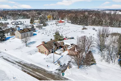 998 E Newark Dr, Farmington, WI 53090 - Photo 30