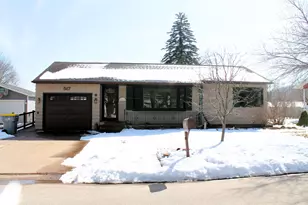 517 3rd St, La Crescent, MN 55947 - Photo 2