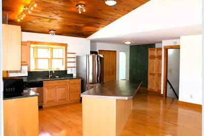 517  3rd St, La Crescent, MN 55947 - Photo 4