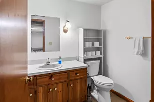 9940 N Lamplighter Ln, Mequon, WI 53092 - Photo 28