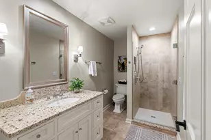 9940 N Lamplighter Ln, Mequon, WI 53092 - Photo 12