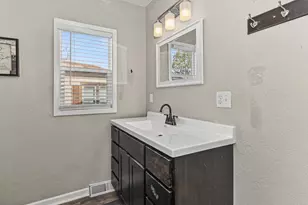 441 S Pine St, Burlington, WI 53105 - Photo 18