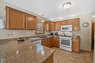 213 Ryan Ct, West Bend, WI 53095 - Photo 8