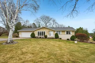 558 Horns Corners Rd, Cedarburg, WI 53012 - Photo 1