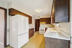 558 Horns Corners Rd, Cedarburg, WI 53012 - Photo 10