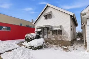 7024 W Lincoln Ave, West Allis, WI 53219 - Photo 6