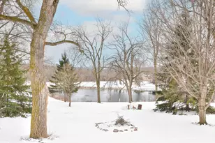 W210N11170 Mountbrooke Dr, Germantown, WI 53022 - Photo 1