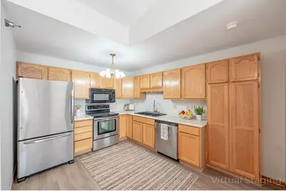 715  Canterberry Ct #312, West Bend, WI 53090 - Photo 4