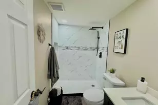 5239 N 63rd St, Milwaukee, WI 53218 - Photo 10