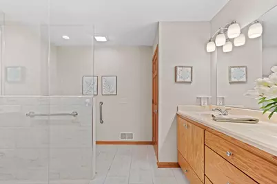 565 S McPride Ln #B, Brookfield, WI 53045 - Photo 16