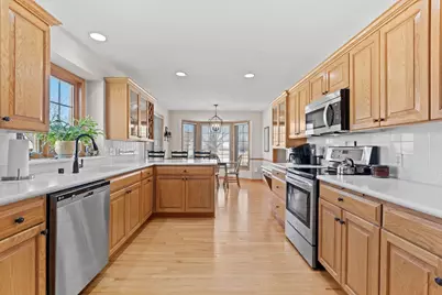 565 S McPride Ln #B, Brookfield, WI 53045 - Photo 8