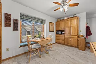 308 King William Ct, Waukesha, WI 53186 - Photo 4