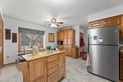 308  King William Ct, Waukesha, WI 53186 - Photo 6