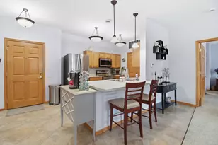 7710 S 51st St, Franklin, WI 53132 - Photo 4