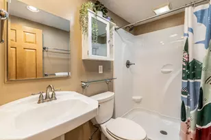 8324 Gridley Ave, Wauwatosa, WI 53213 - Photo 18