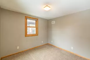 8324 Gridley Ave, Wauwatosa, WI 53213 - Photo 16