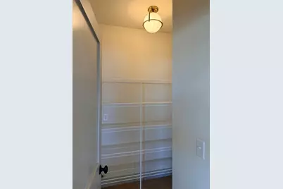 109  Olde Howell Ct, Waukesha, WI 53186 - Photo 8