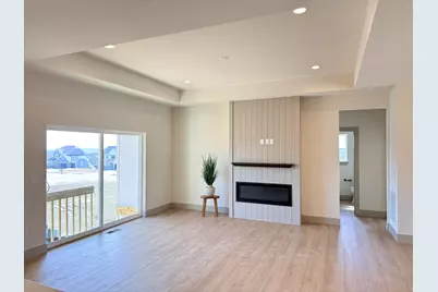 109  Olde Howell Ct, Waukesha, WI 53186 - Photo 2