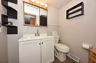 W167N11563 Westminster Ct, Germantown, WI 53022 - Photo 8