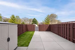 W167N11563 Westminster Ct, Germantown, WI 53022 - Photo 2