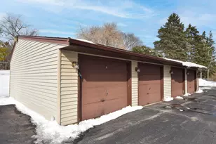 W167N11563 Westminster Ct, Germantown, WI 53022 - Photo 20