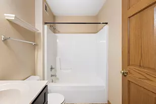 W1660 Maplewood Ln, Belvidere, WI 54610 - Photo 32