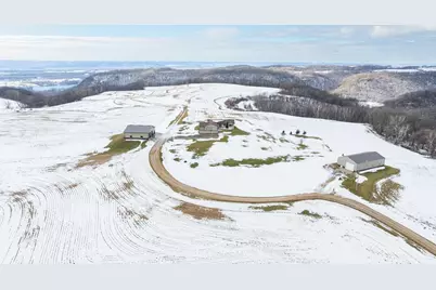 W1660  Maplewood Ln, Belvidere, WI 54610 - Photo 2