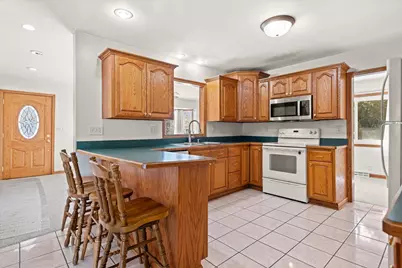 4950  James Ave, Racine, WI 53402 - Photo 10