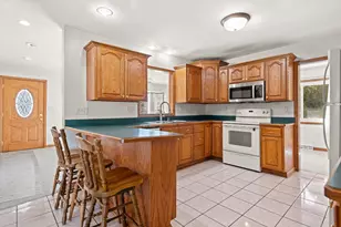 4950 James Ave, Racine, WI 53402 - Photo 10