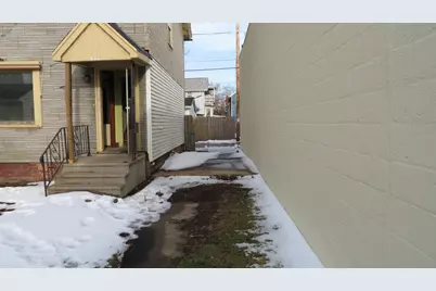 1713  Racine St, Racine, WI 53403 - Photo 8