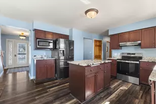 S96W12833 Walter Hagen Dr, Muskego, WI 53150 - Photo 12