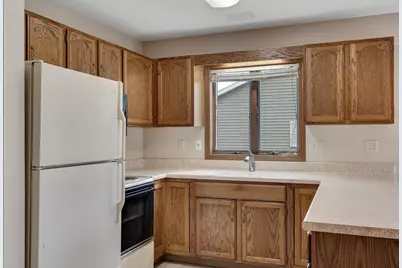 1009  Whispering Winds Pl, Onalaska, WI 54650 - Photo 6