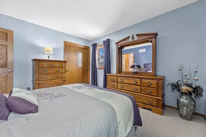 2900 E Honeysuckle Dr, Oak Creek, WI 53154 - Photo 20