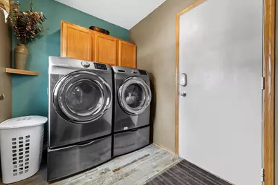 2900 E Honeysuckle Dr, Oak Creek, WI 53154 - Photo 22