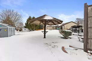 2900 E Honeysuckle Dr, Oak Creek, WI 53154 - Photo 40
