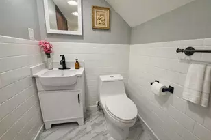 2181 S 91st St, West Allis, WI 53227 - Photo 14