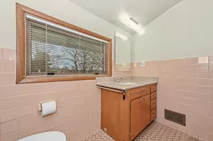 601 Kentucky St, Racine, WI 53405 - Photo 10